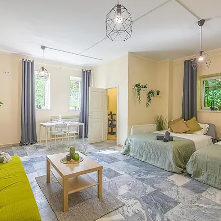 Apartament The House *